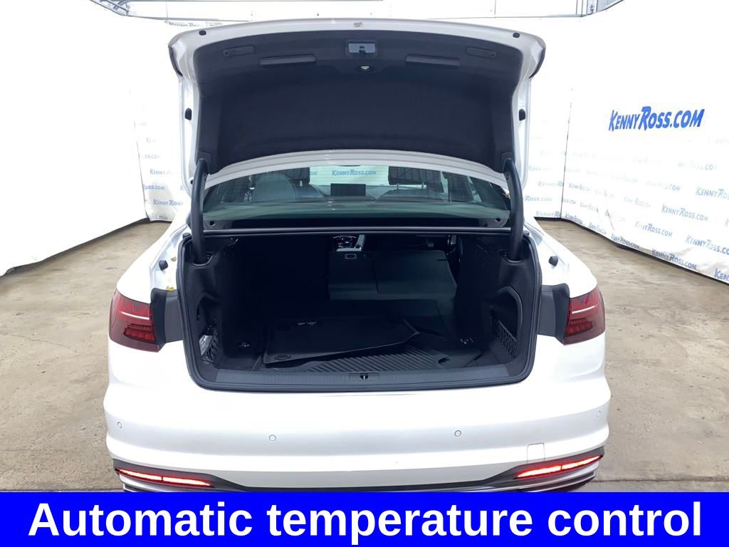 2022 Audi A4 S line Prestige 45 TFSI Quattro photo 12