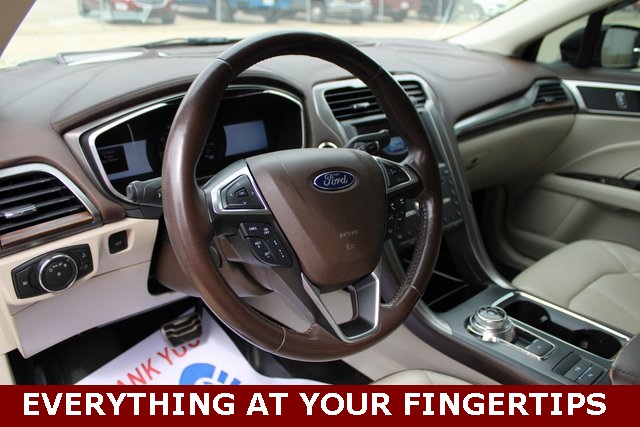 2017 Ford Fusion Platinum photo 11