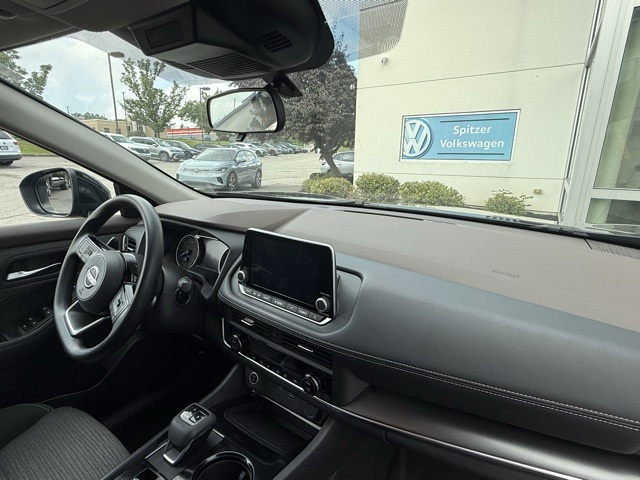 2023 Nissan Rogue SV photo 11
