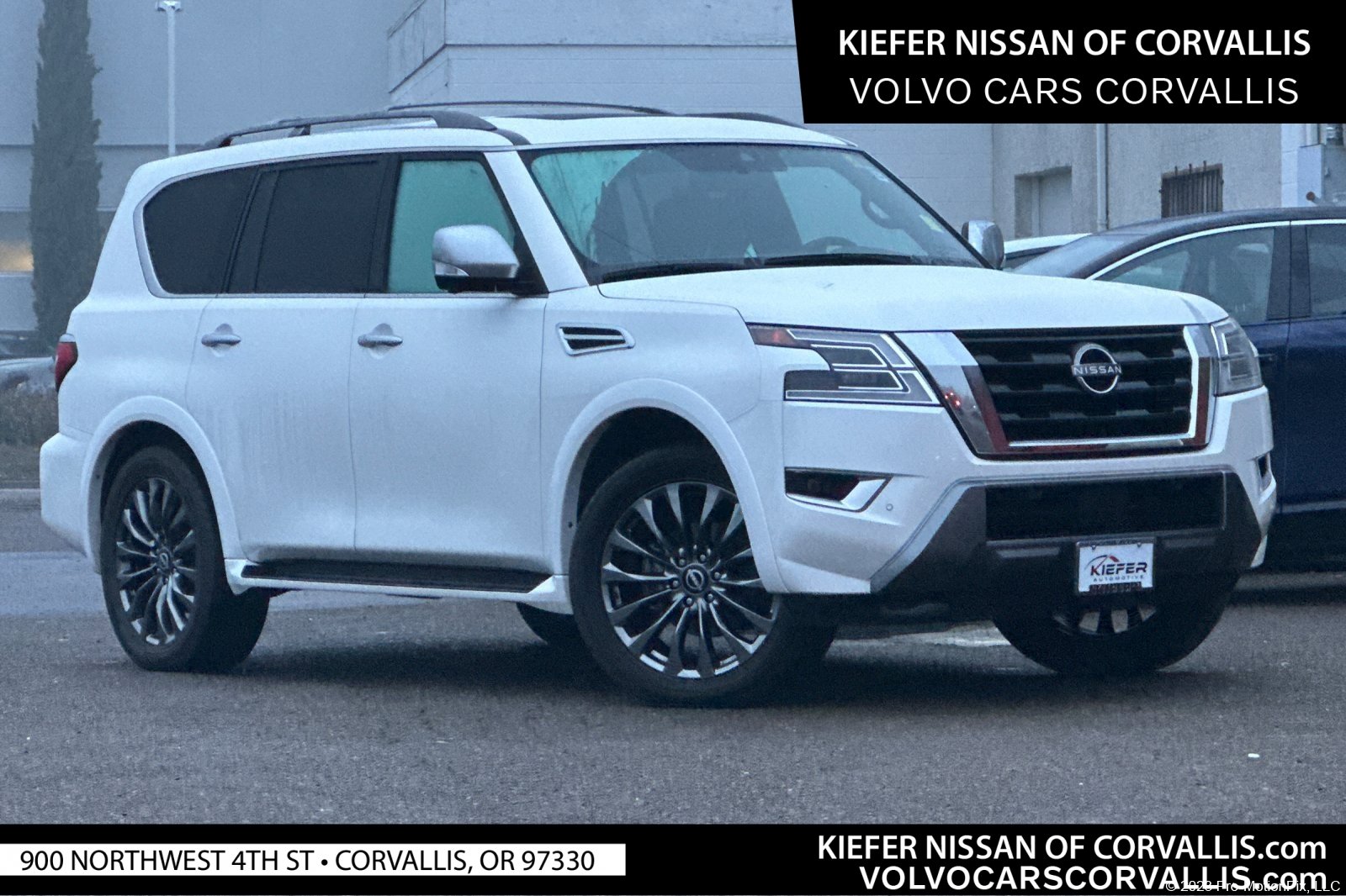 2023 Nissan Armada Platinum's photo