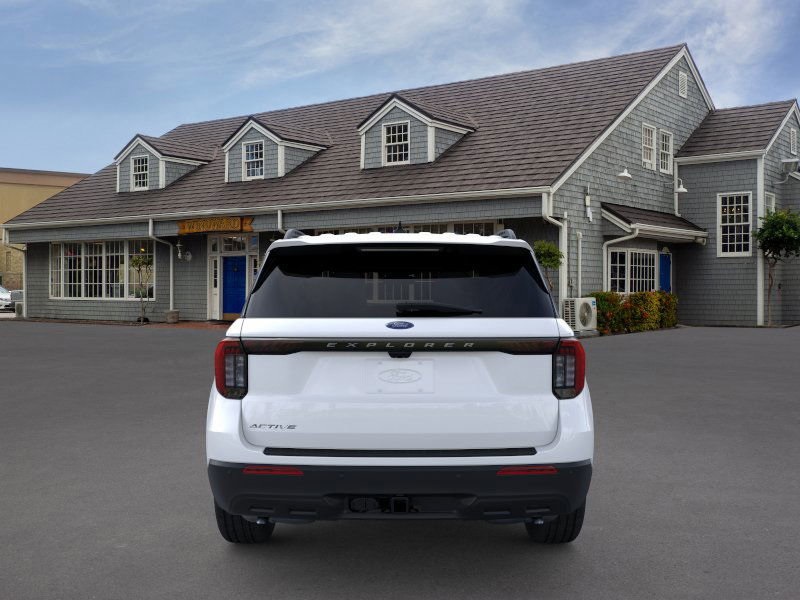 2025 Ford Explorer photo 3
