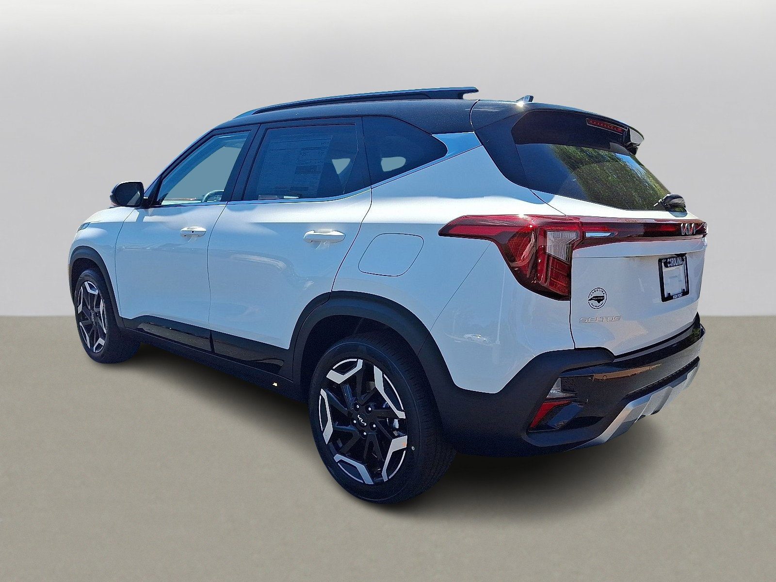 2026 Kia Seltos SX photo 2