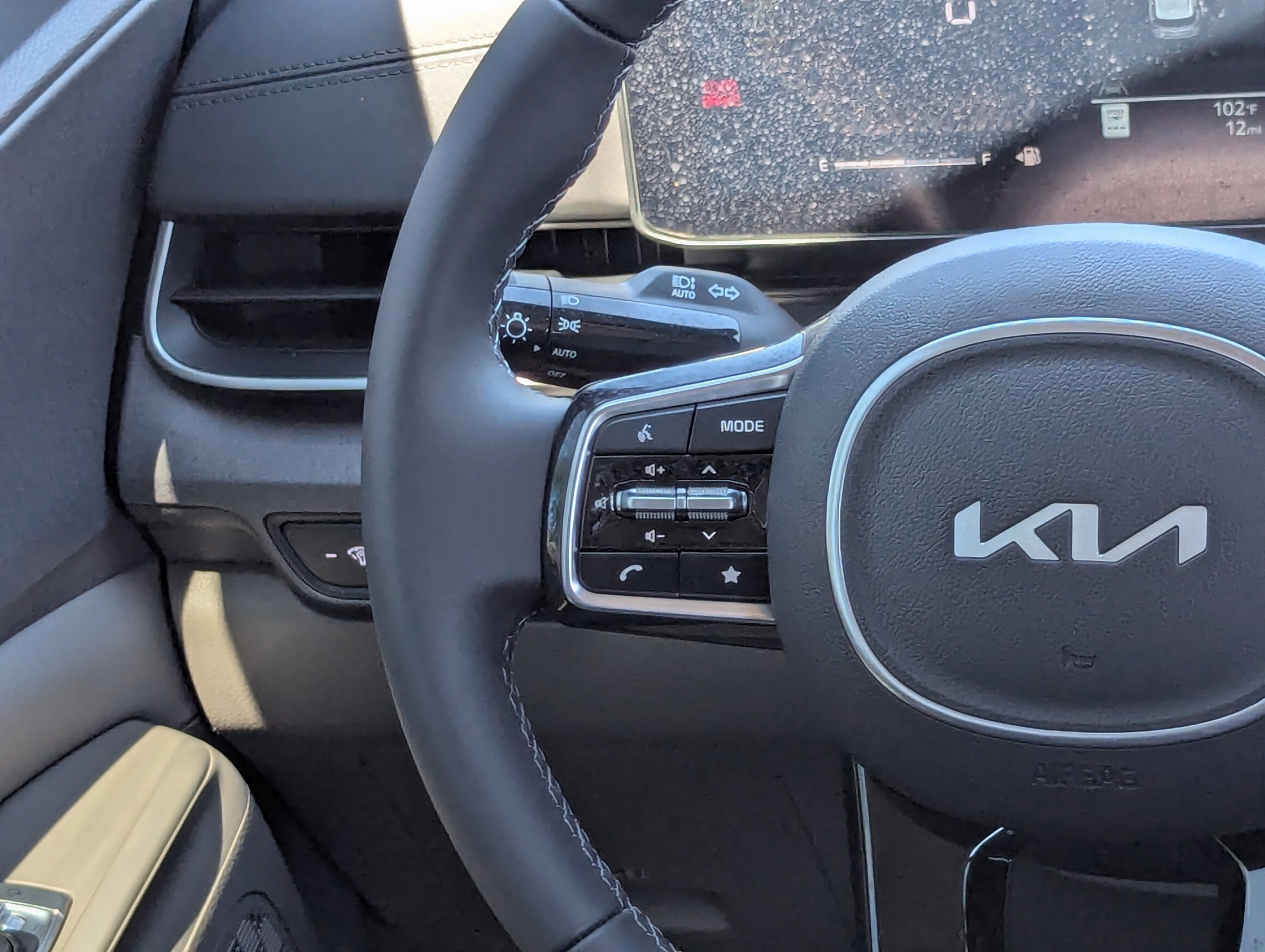 2026 Kia Carnival EX photo 2