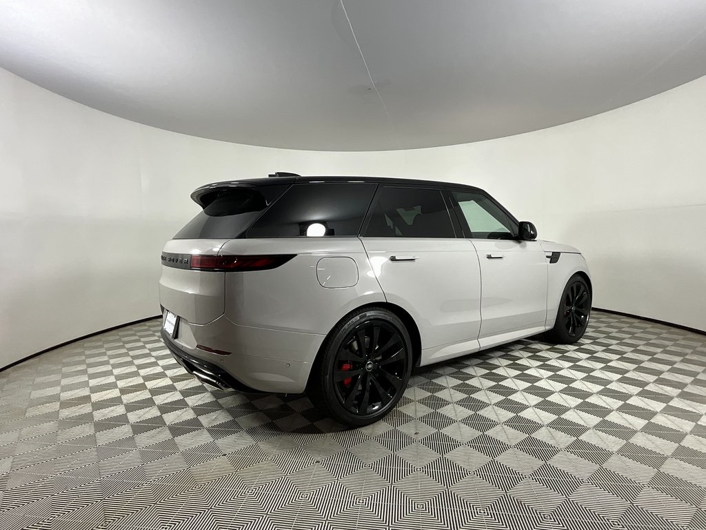 2025 Land Rover Range Rover Sport SE photo 2