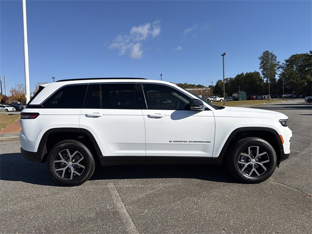 2025 Jeep Grand Cherokee Limited photo 4