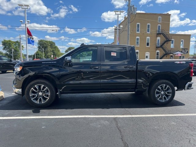 2024 Chevrolet Silverado 1500 LT photo 2