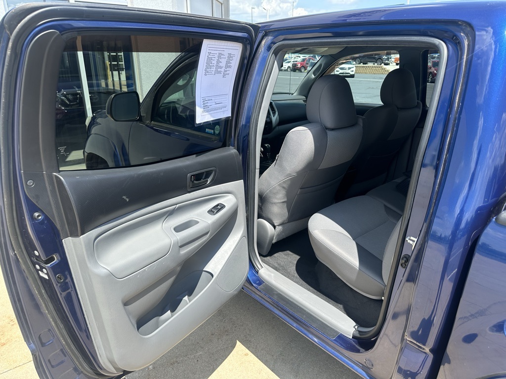 2015 Toyota Tacoma Base V6 photo 9