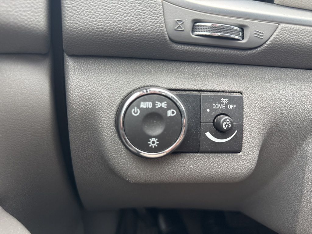 2017 Chevrolet Traverse LS photo 17