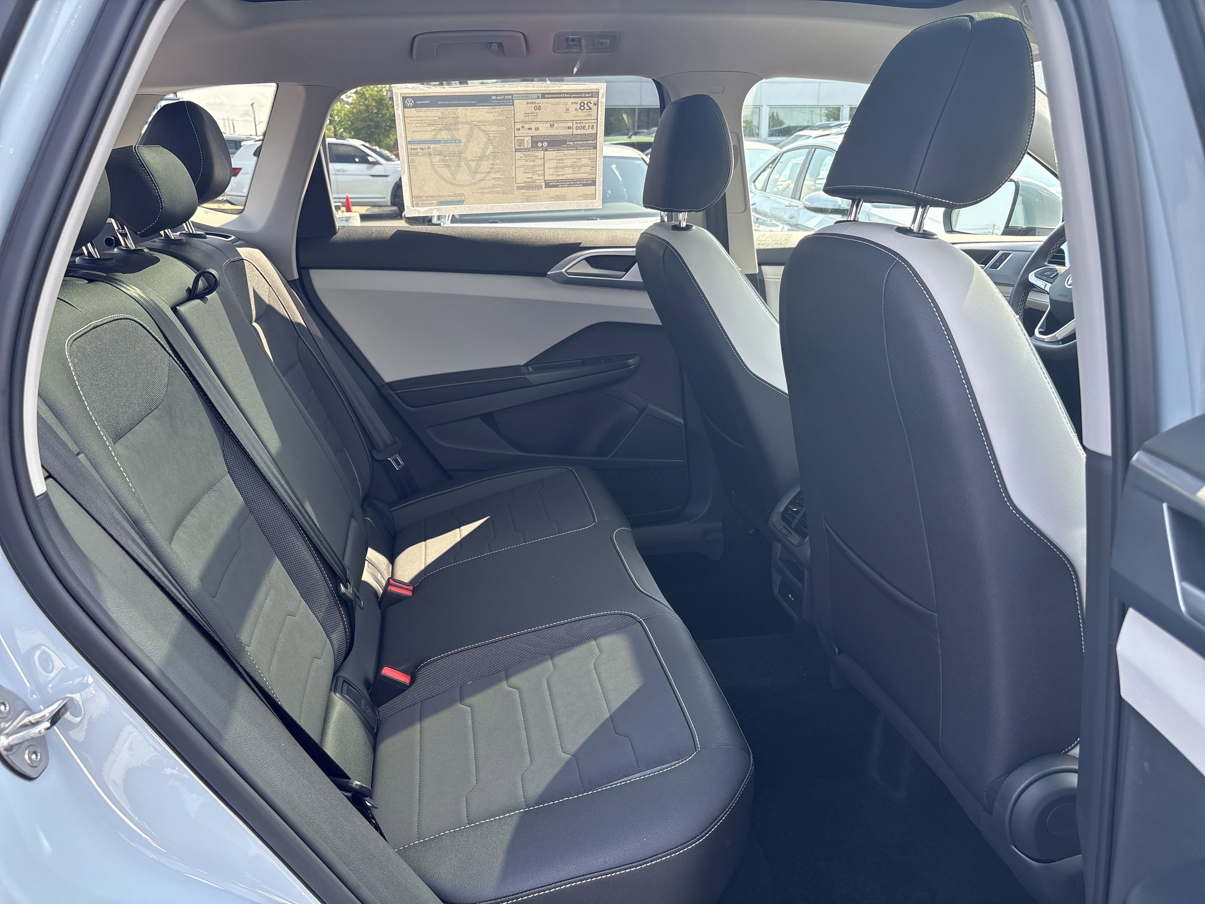 2025 Volkswagen Taos SE photo 12