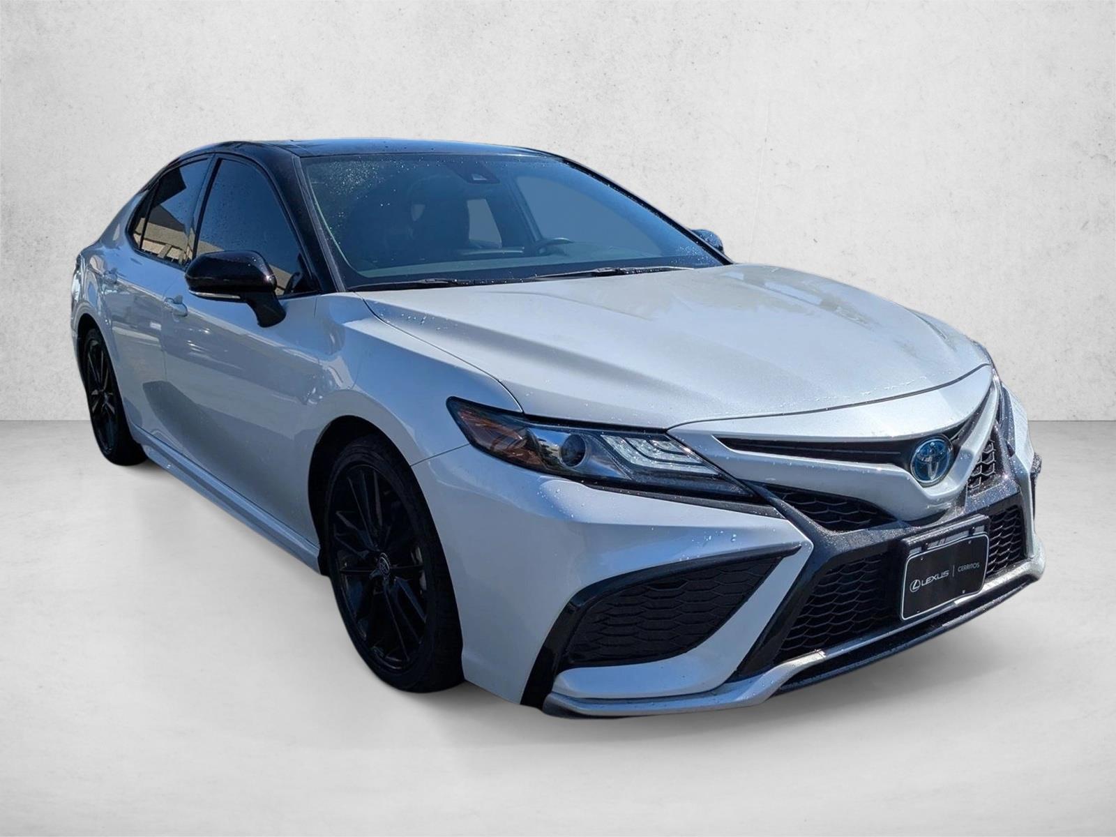 2023 Toyota Camry XSE photo 3