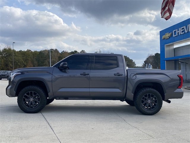 2022 Toyota Tundra SR5 CrewMax photo 2