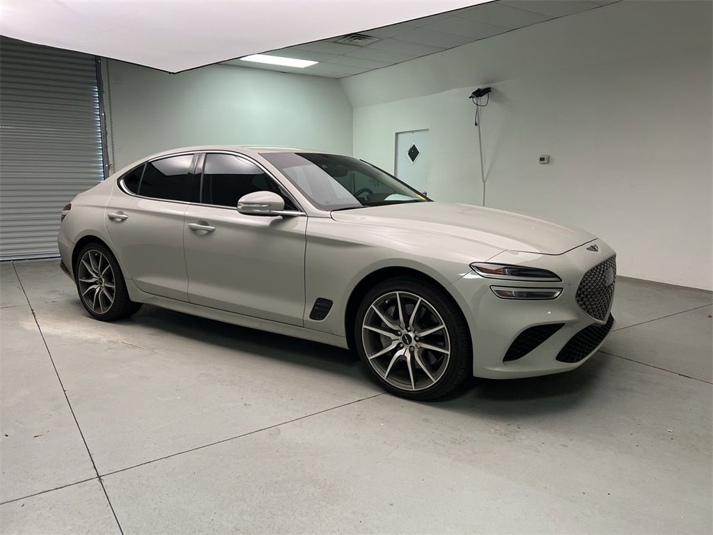 2024 Genesis G70 2.5T photo 2