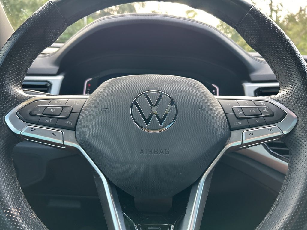 2022 Volkswagen Atlas Cross Sport V6 SEL Premium R-Line photo 18