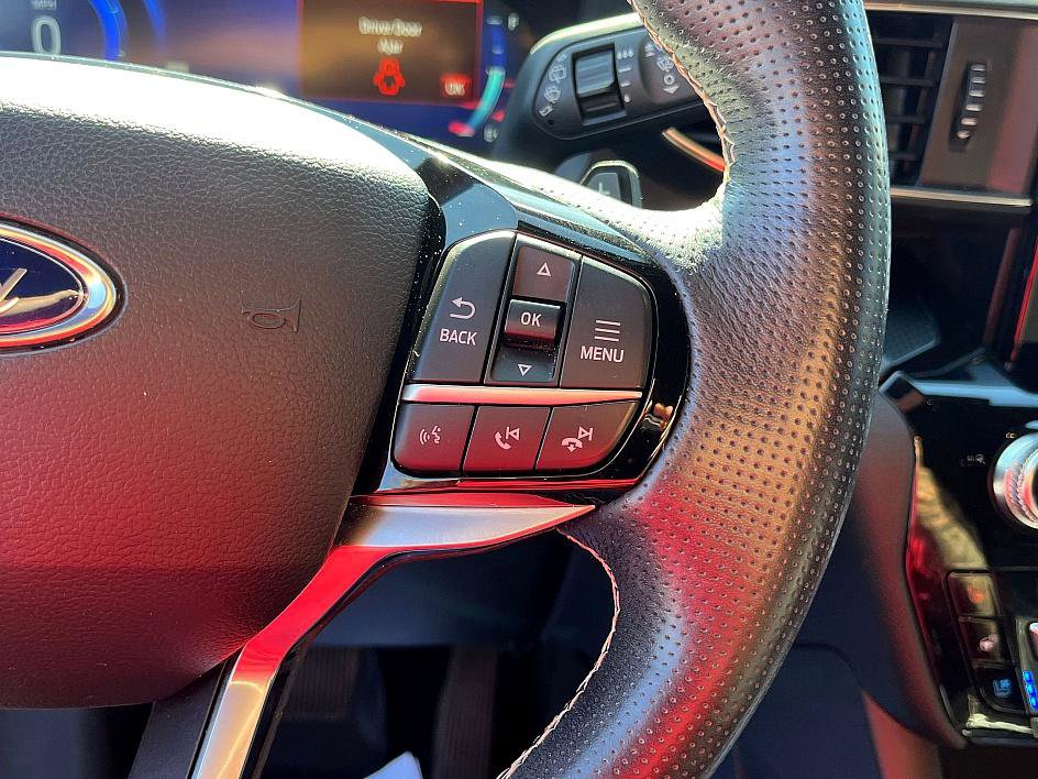 2021 Ford Explorer ST photo 16