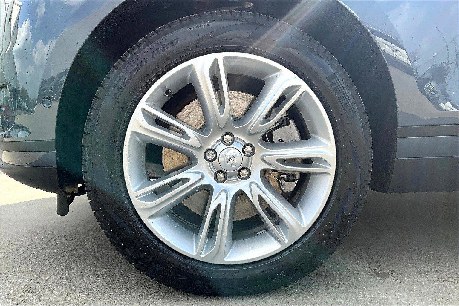 2026 Land Rover Range Rover Velar S photo 11