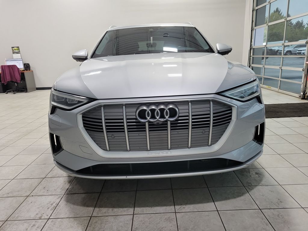 Used 2022 Audi e-tron Premium Plus with VIN WA1LAAGE9NB025762 for sale in Cuyahoga Falls, OH
