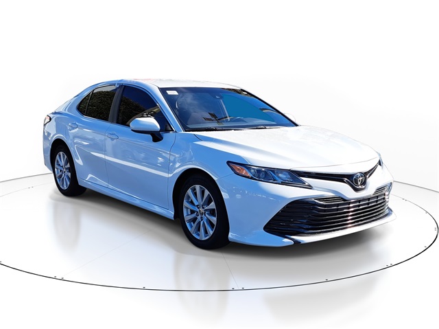 2020 Toyota Camry LE photo 2