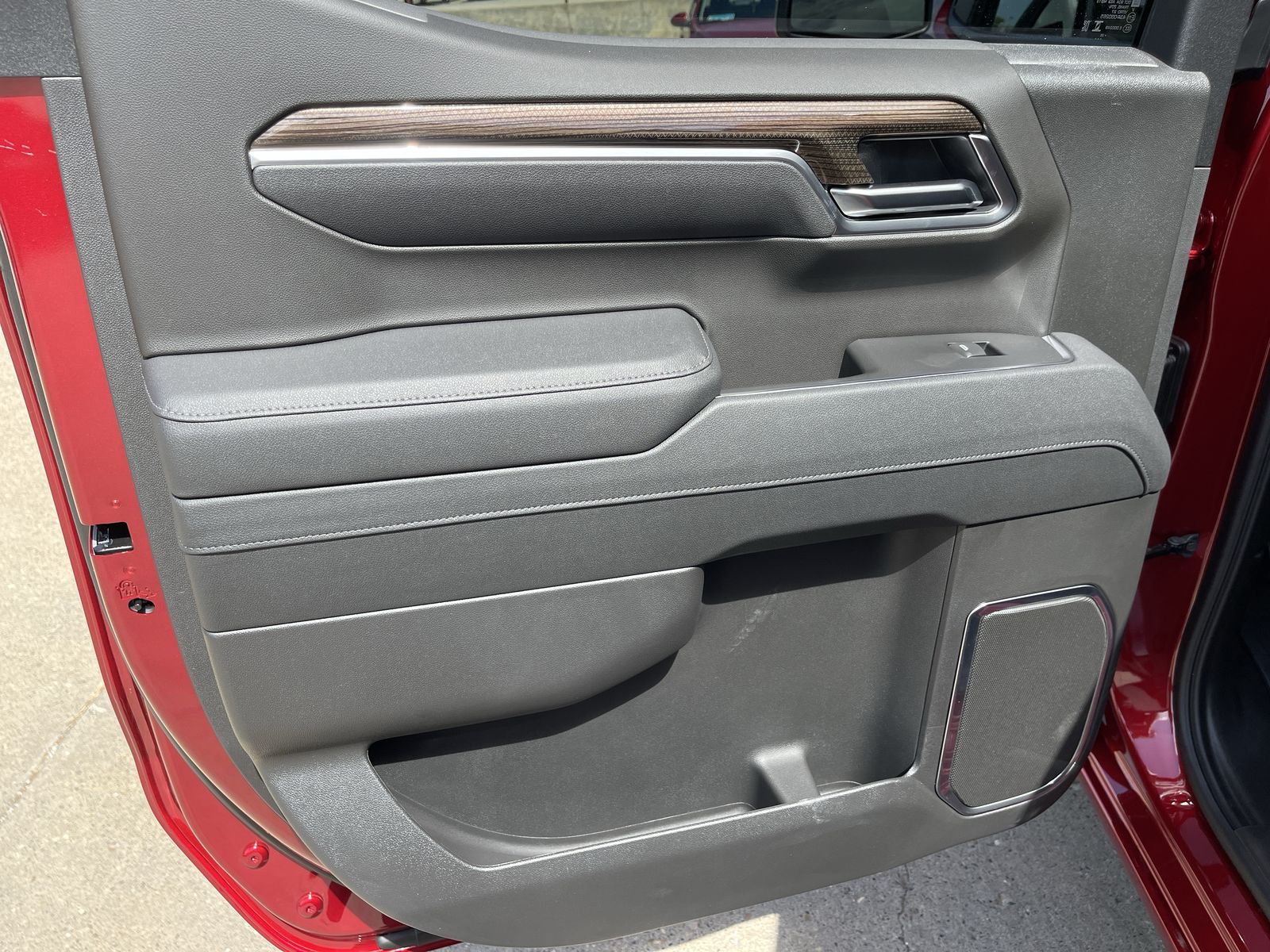 2026 Chevrolet Silverado 1500 RST photo 4