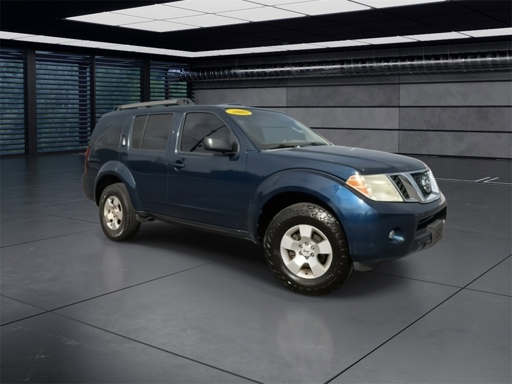 2008 Nissan Pathfinder S photo 2