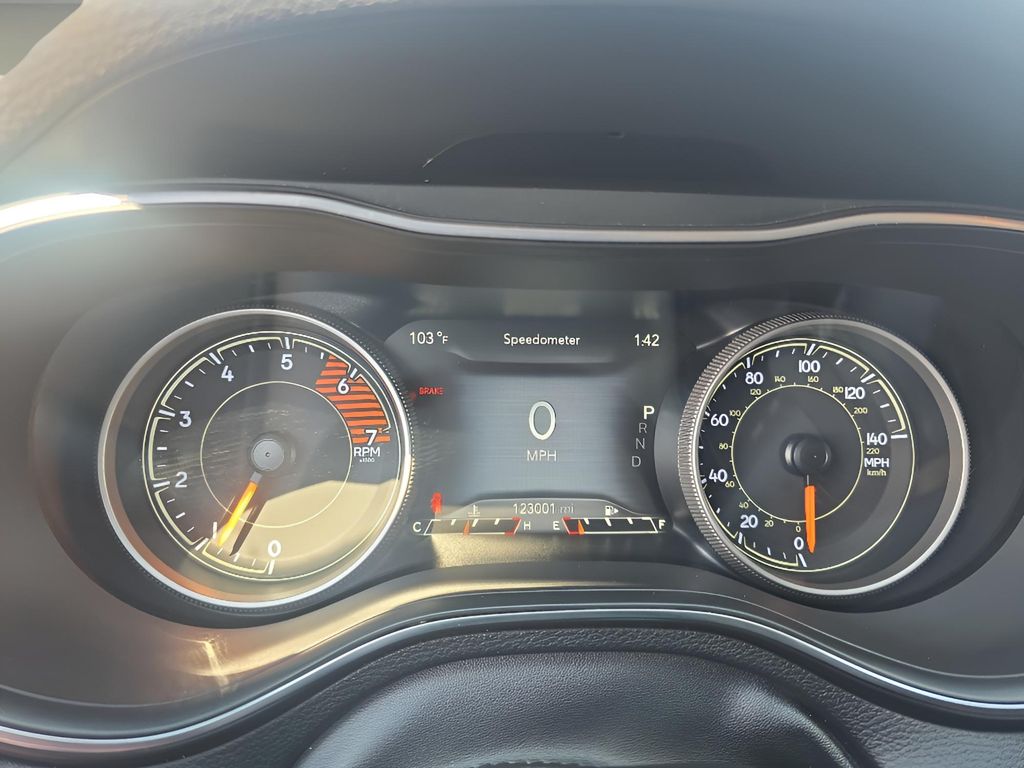 2019 Jeep Cherokee Trailhawk photo 15