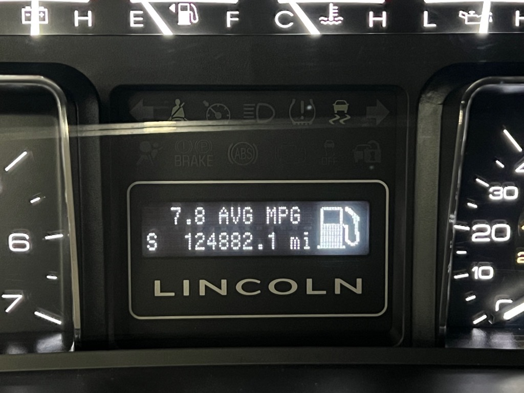 2014 Lincoln Navigator Base photo 11