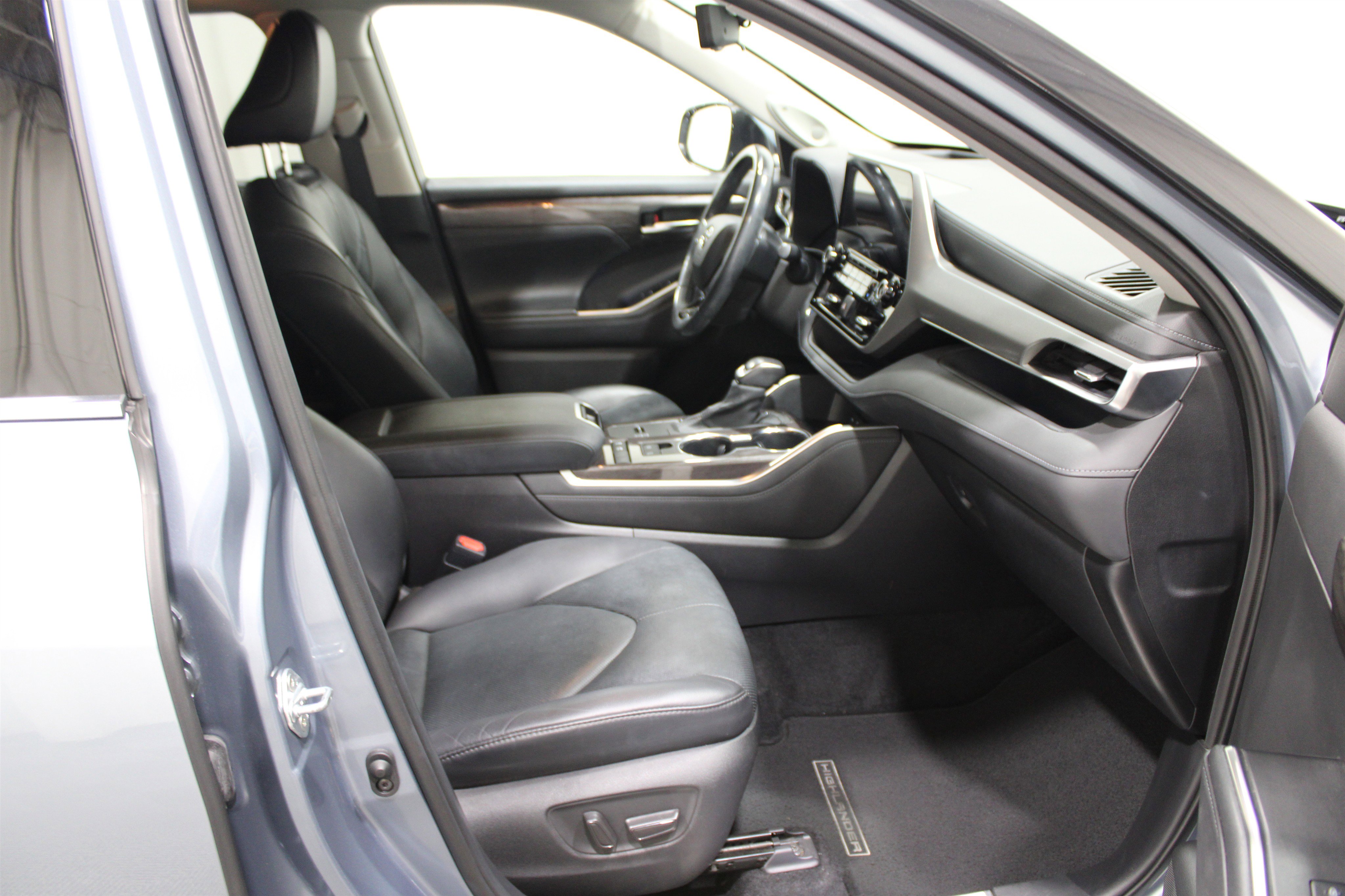 2020 Toyota Highlander Hybrid Platinum photo 15