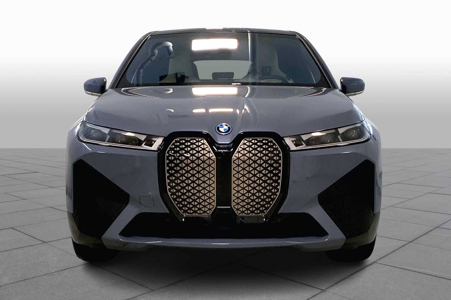 Used 2022 BMW iX Base with VIN WB523CF0XNCK47813 for sale in Merriam, KS