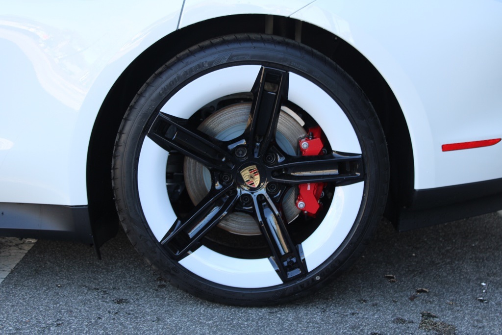 2025 Porsche Taycan 4S photo 15