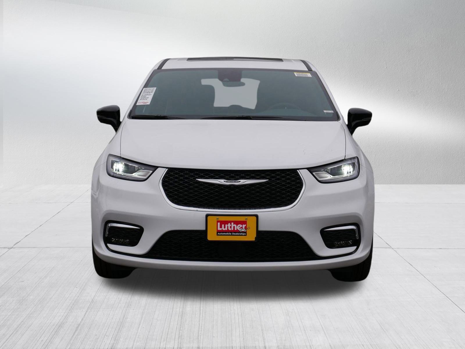 2026 Chrysler Pacifica Limited photo 2