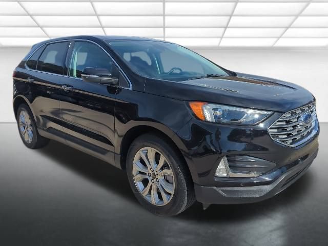 2024 Ford Edge Titanium's photo