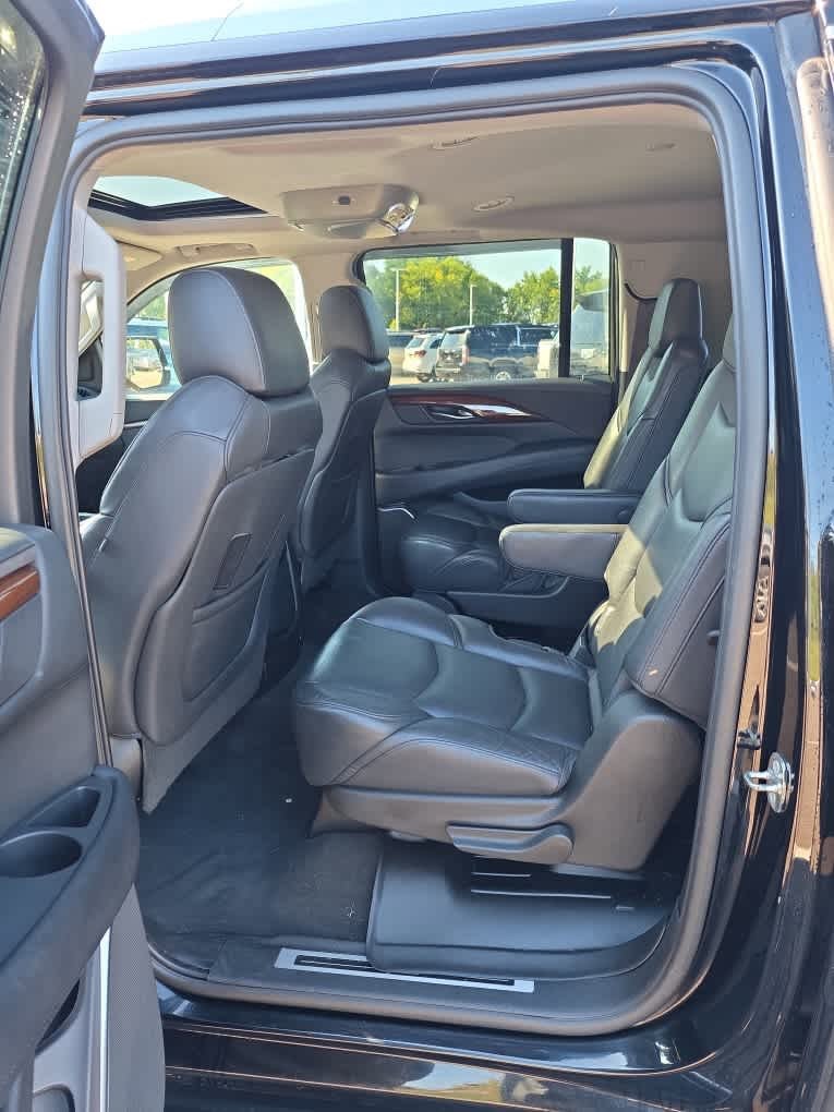 2018 Cadillac Escalade ESV Luxury photo 6
