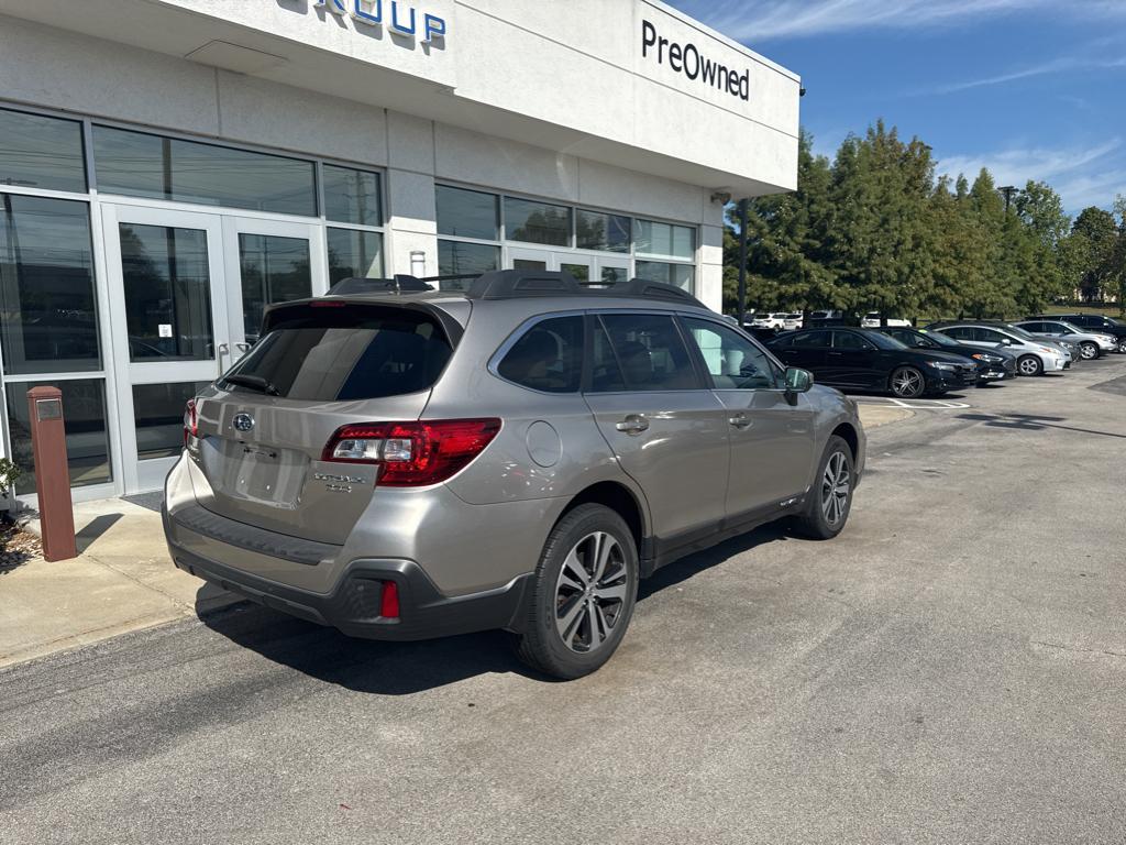 2018 Subaru Outback Limited photo 3