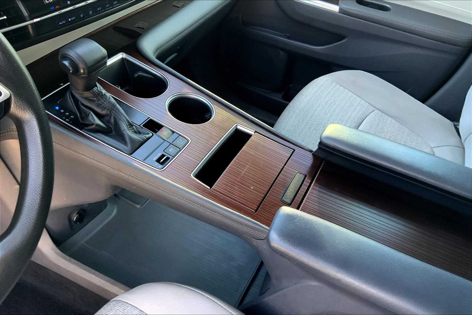 2021 Toyota Sienna LE photo 14