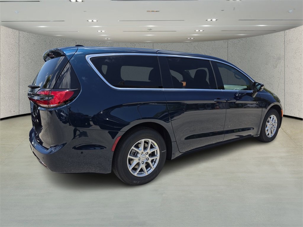 2025 Chrysler Pacifica photo 4