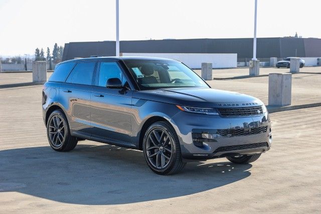 2025 Land Rover Range Rover Sport SE photo 3