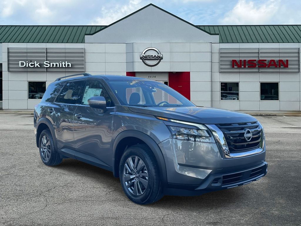 2025 Nissan Pathfinder SV's photo