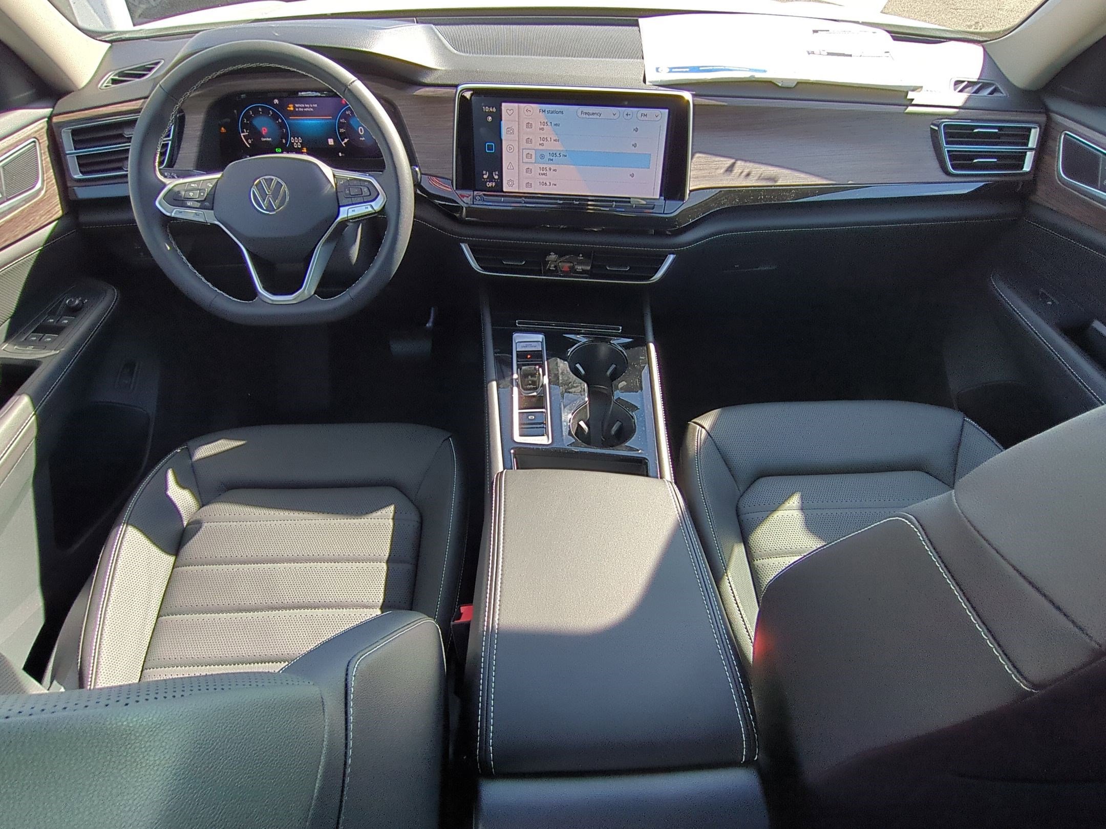 2025 Volkswagen Atlas SEL photo 14