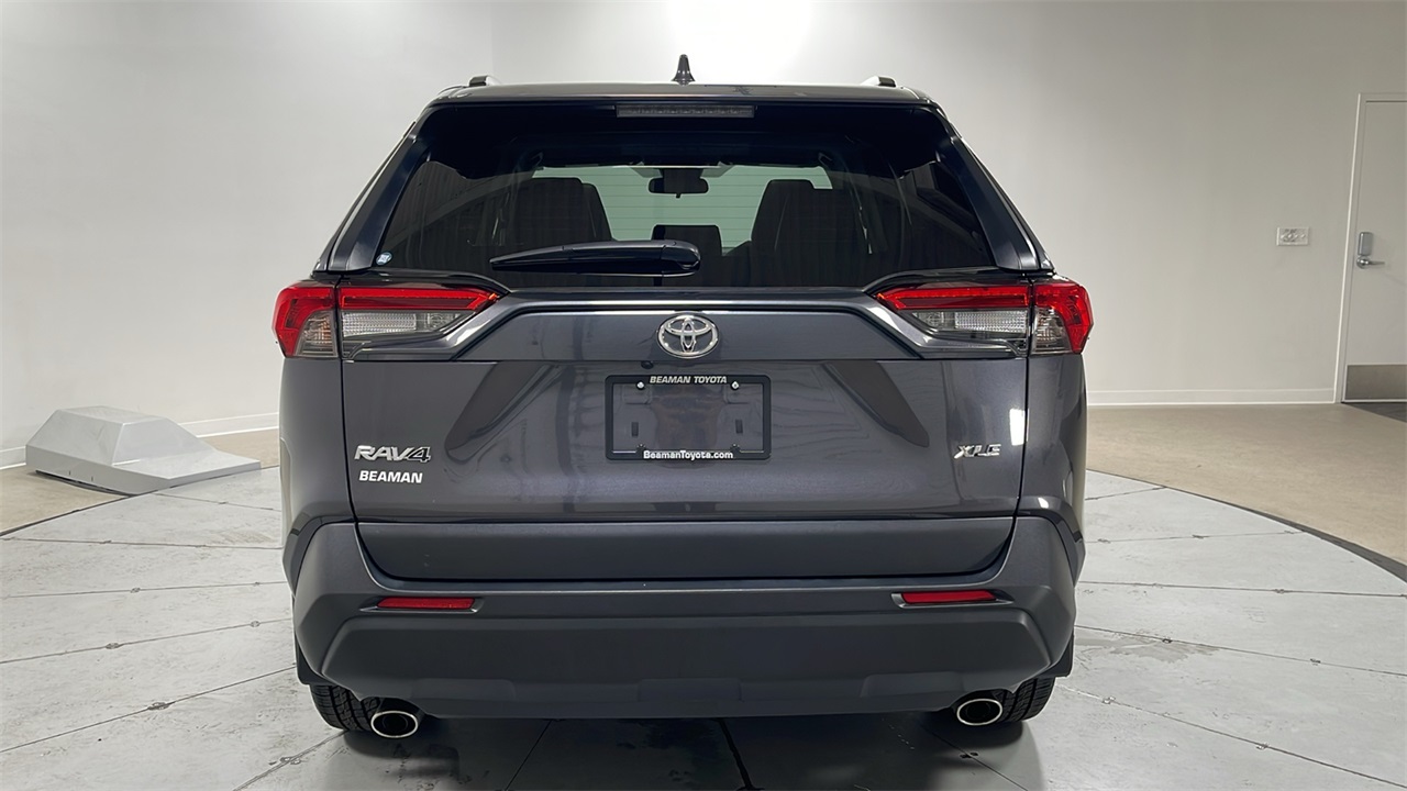 2023 Toyota RAV4 XLE Premium photo 4