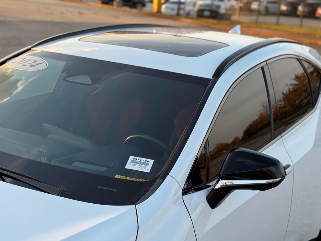 2024 Lexus NX 450h+ F SPORT Handling photo 4