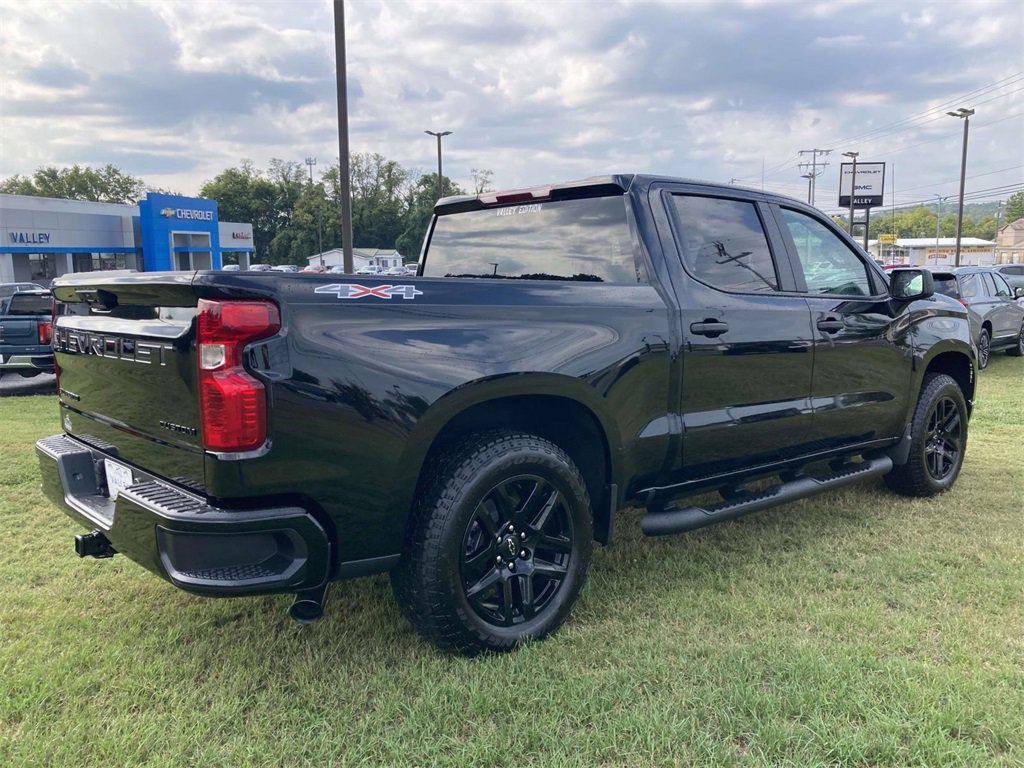 2026 Chevrolet Silverado 1500 Custom photo 3