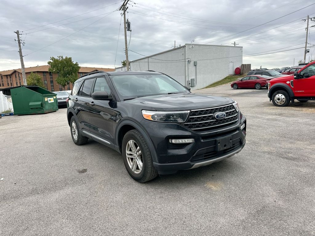 2020 Ford Explorer XLT photo 2