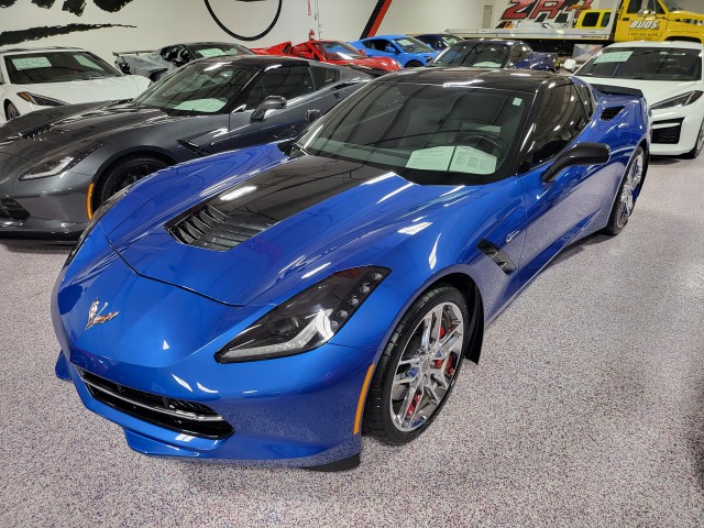 2016 Chevrolet Corvette Stingray Z51 1LT photo 2