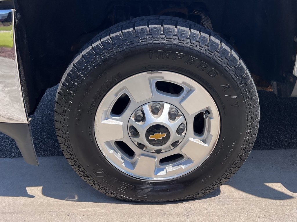 2017 Chevrolet Silverado 2500HD LT photo 14
