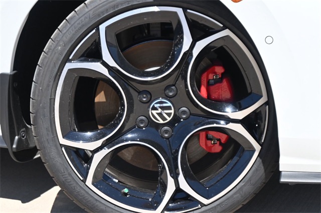 2025 Volkswagen Golf GTI Autobahn photo 6