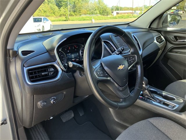 2024 Chevrolet Equinox LT photo 2
