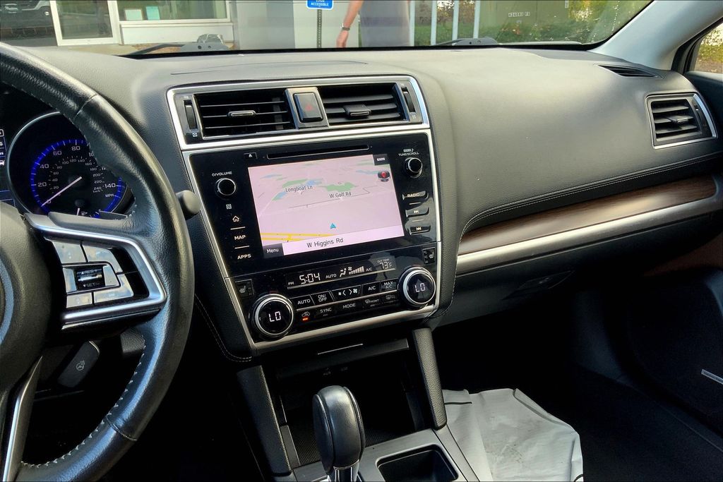 2018 Subaru Outback 2.5i Touring photo 4
