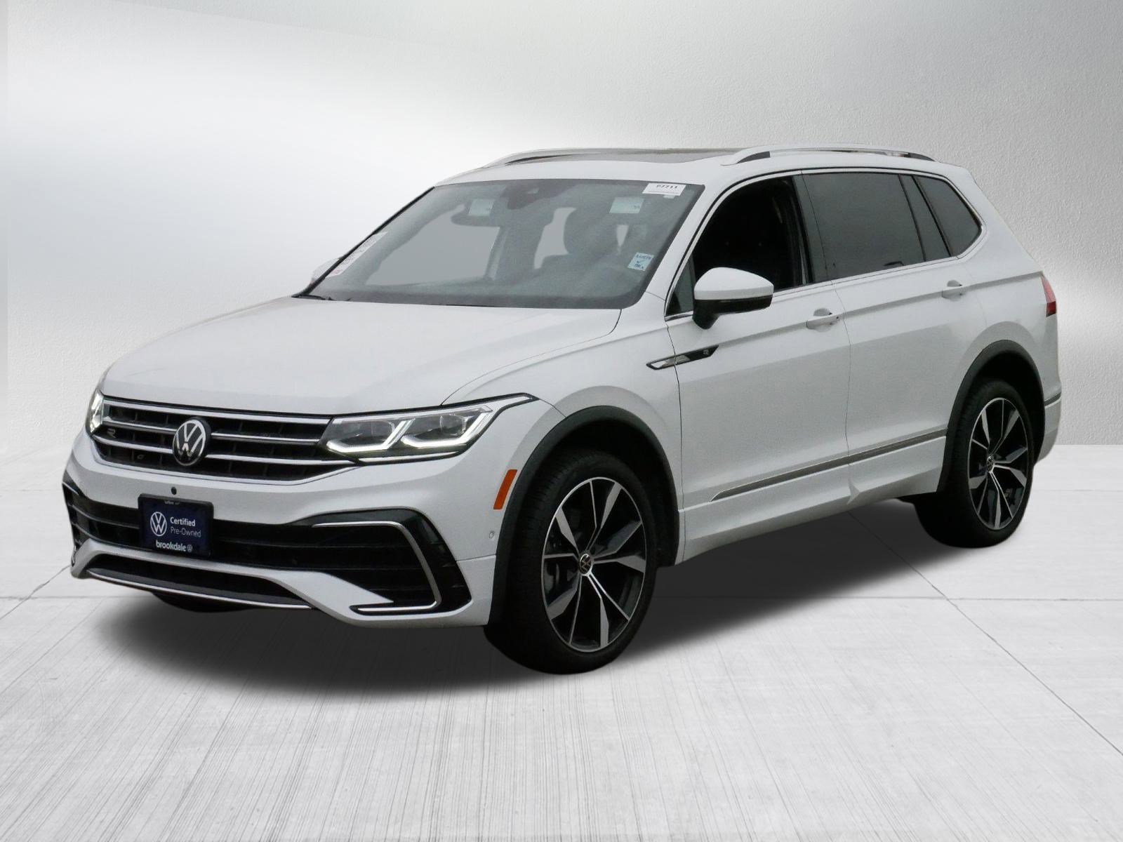 2023 Volkswagen Tiguan SEL R-Line Black photo 3