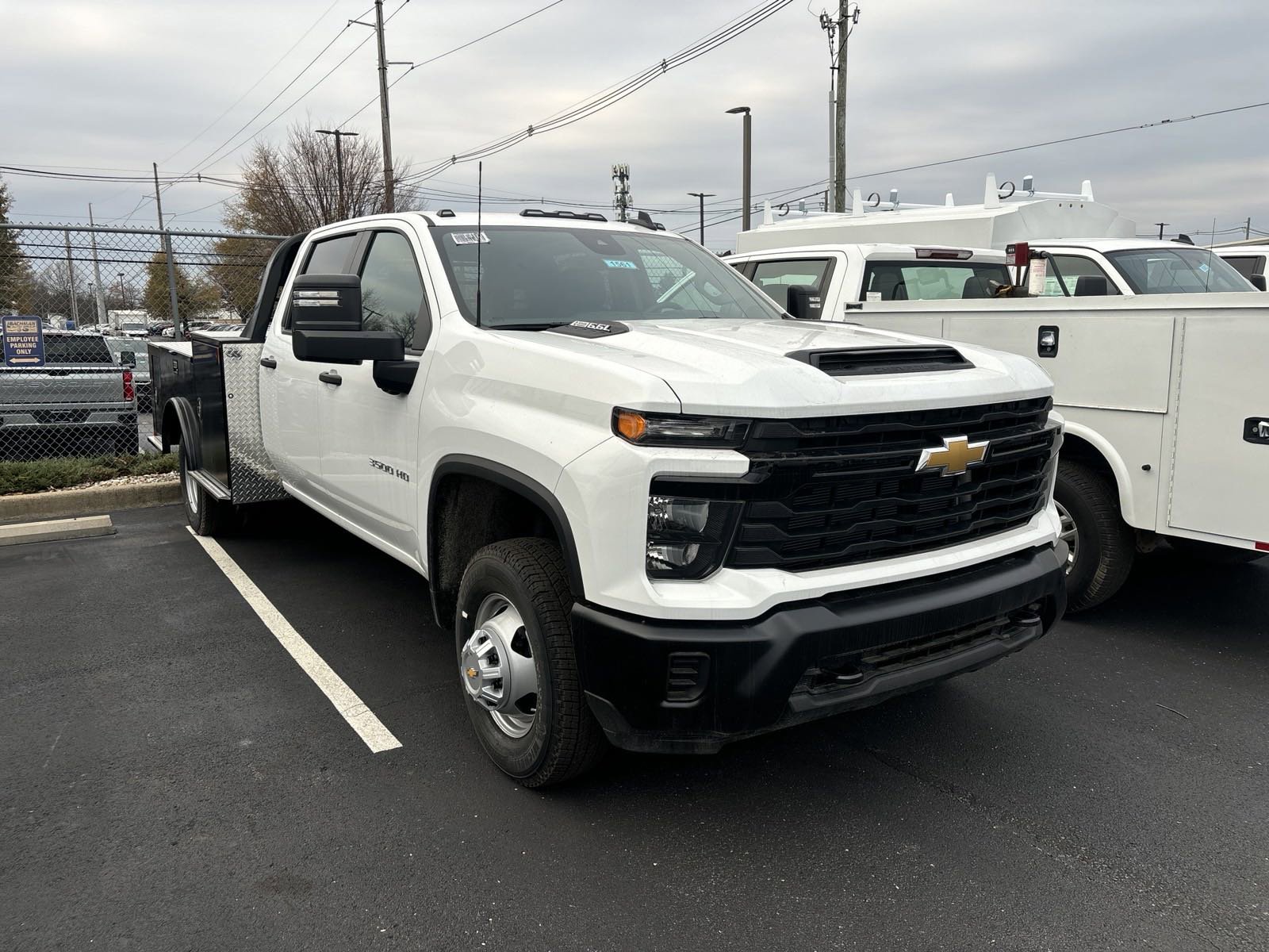 2024 Chevrolet Silverado 3500HD Work Truck photo 2