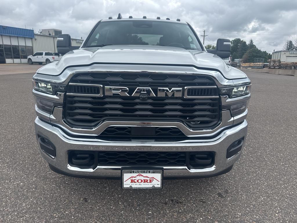 2025 Ram 3500 Tradesman photo 3