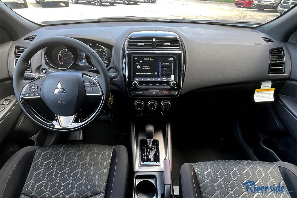 2025 Mitsubishi Outlander Sport ES SE LE photo 4